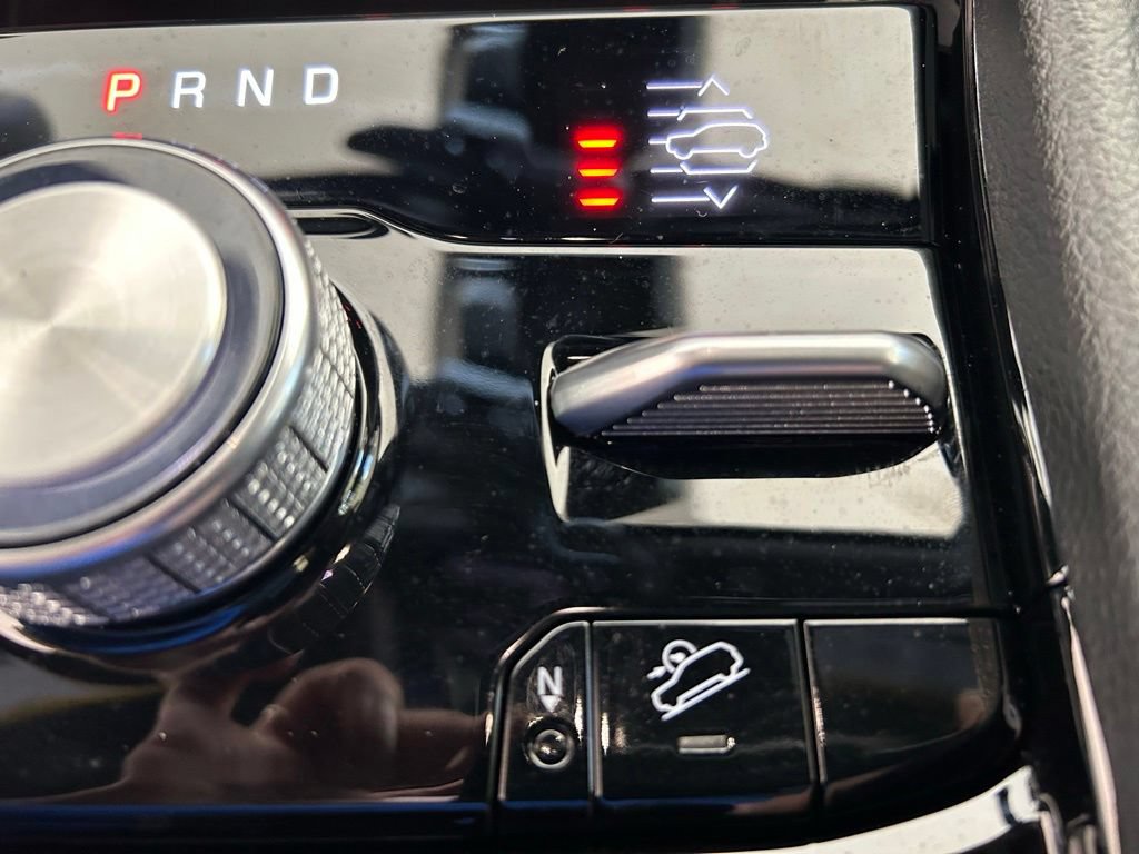 Used 2025 Jeep Grand Cherokee L Overland w/ Advanced Protech Group III AWD/4WD image 57