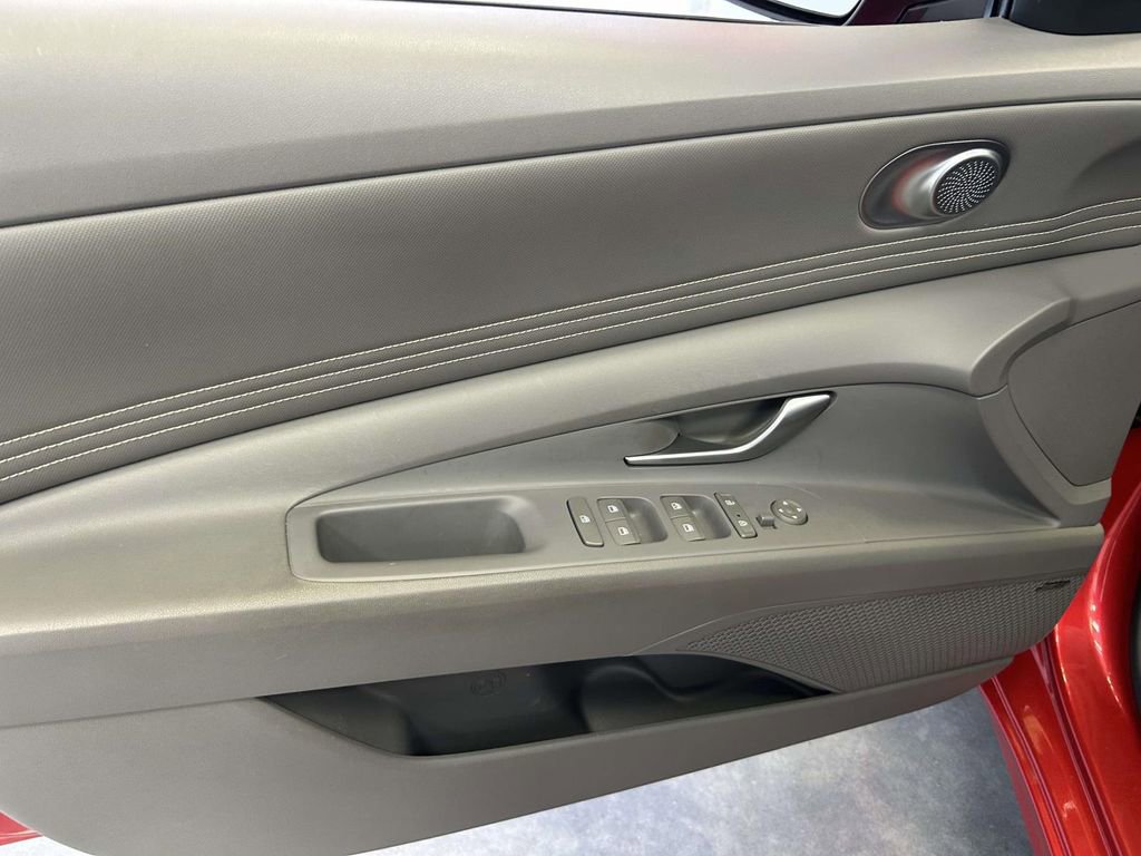 Used 2021 Hyundai Elantra SEL w/ Convenience + Premium Package FWD image 15