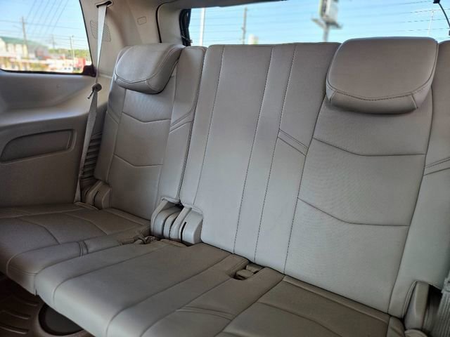 Used 2017 Cadillac Escalade Luxury image 30