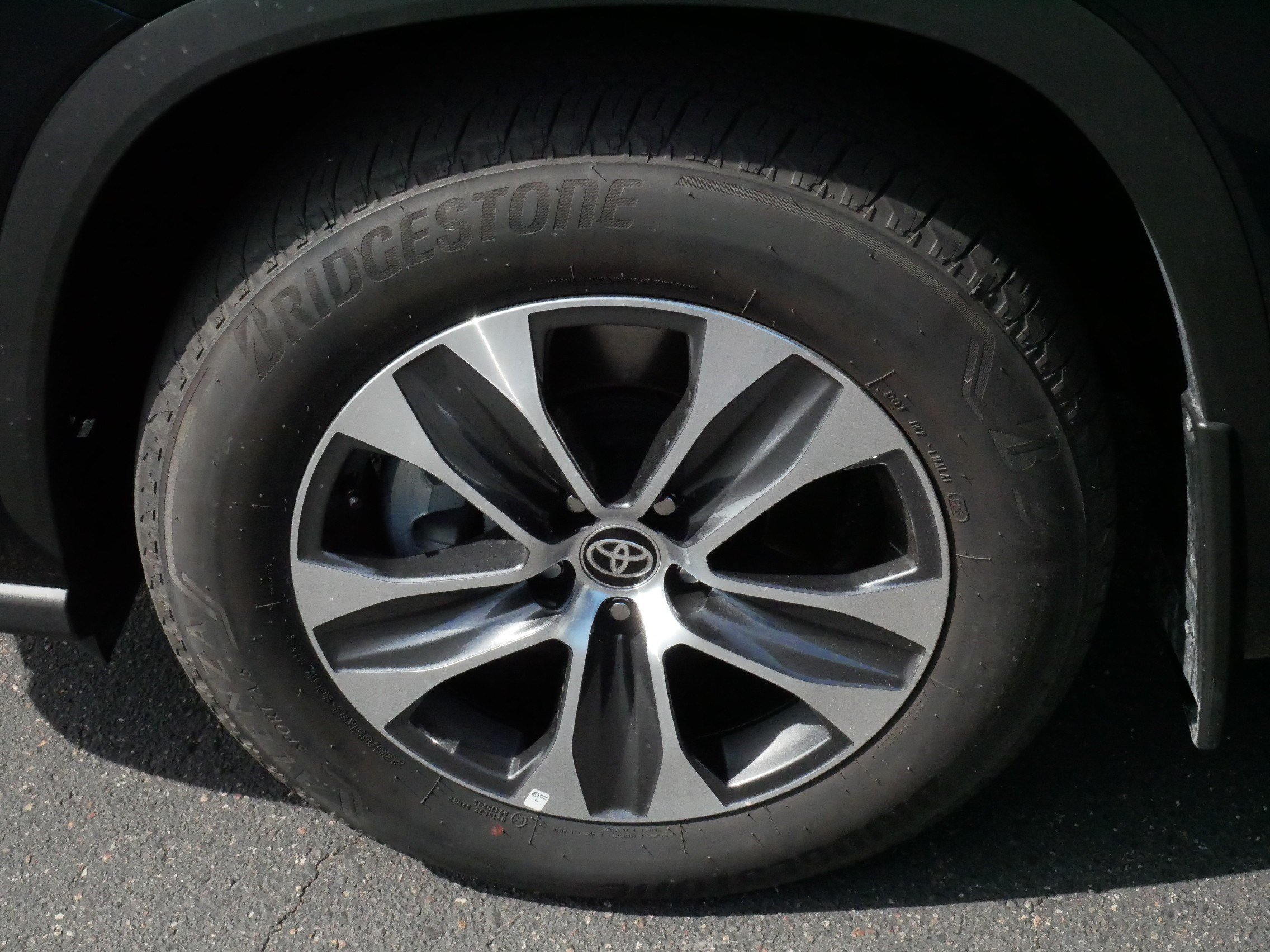 Certified 2026 Toyota Highlander XLE AWD/4WD image 15