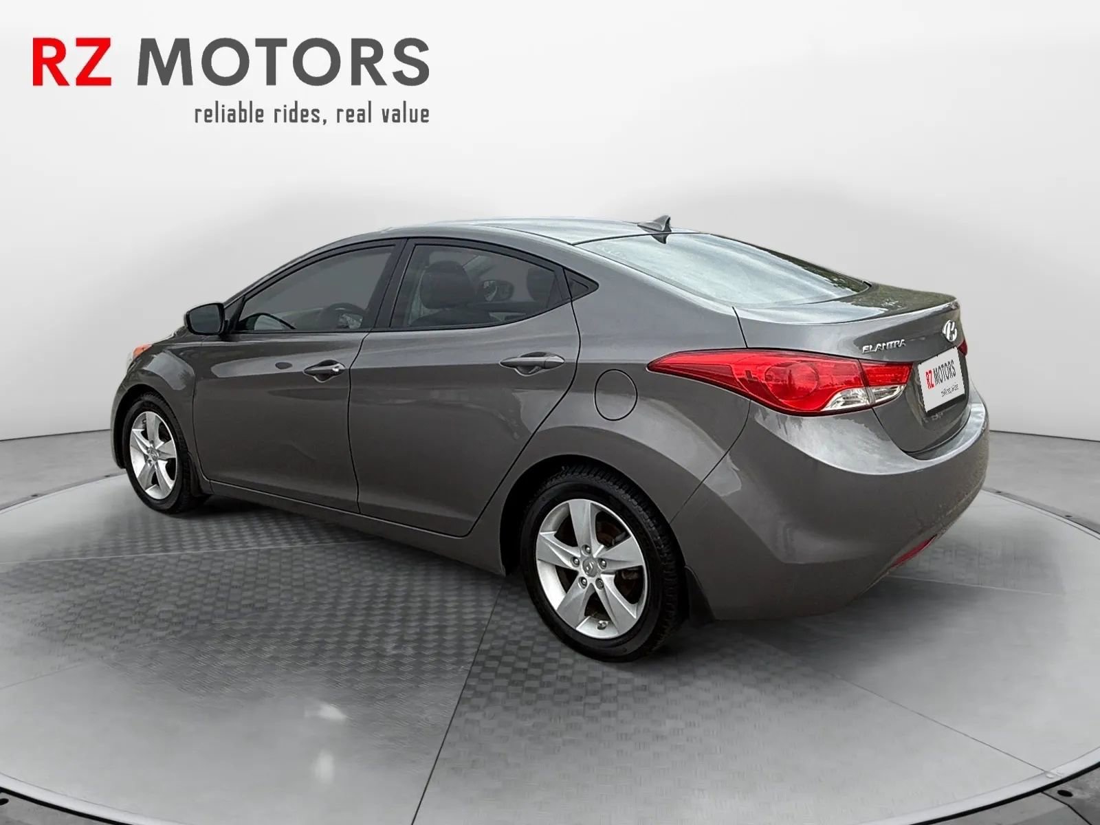 Used 2013 Hyundai Elantra GLS w/ Preferred Pkg FWD image 3