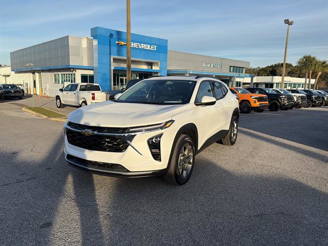New 2026 Chevrolet Trax LT w/ Sunroof Package image 3