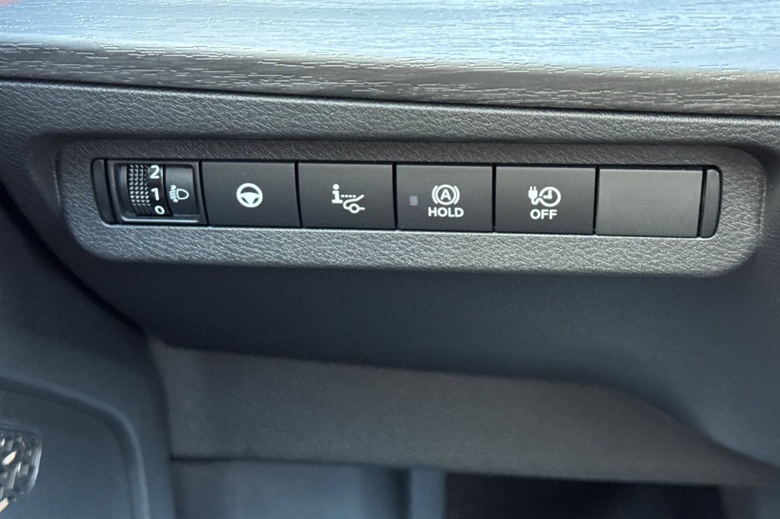 Certified 2023 Nissan Ariya AWD image 32