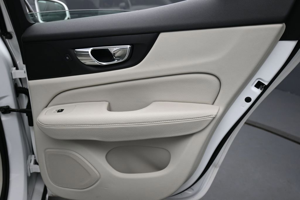 Used 2019 Volvo S60 T5 Momentum w/ Premium Package FWD image 23