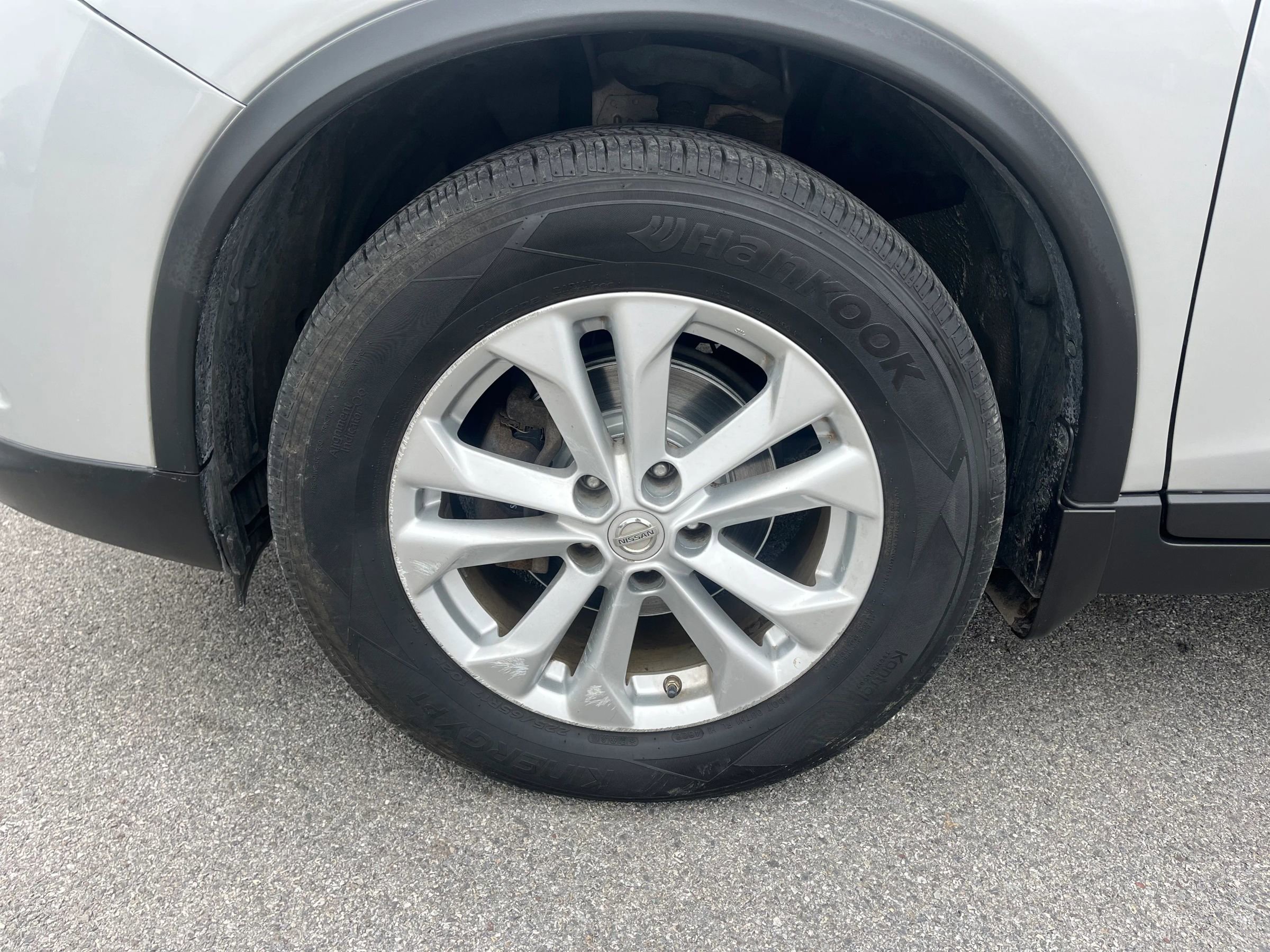 Used 2015 Nissan Rogue SV image 19