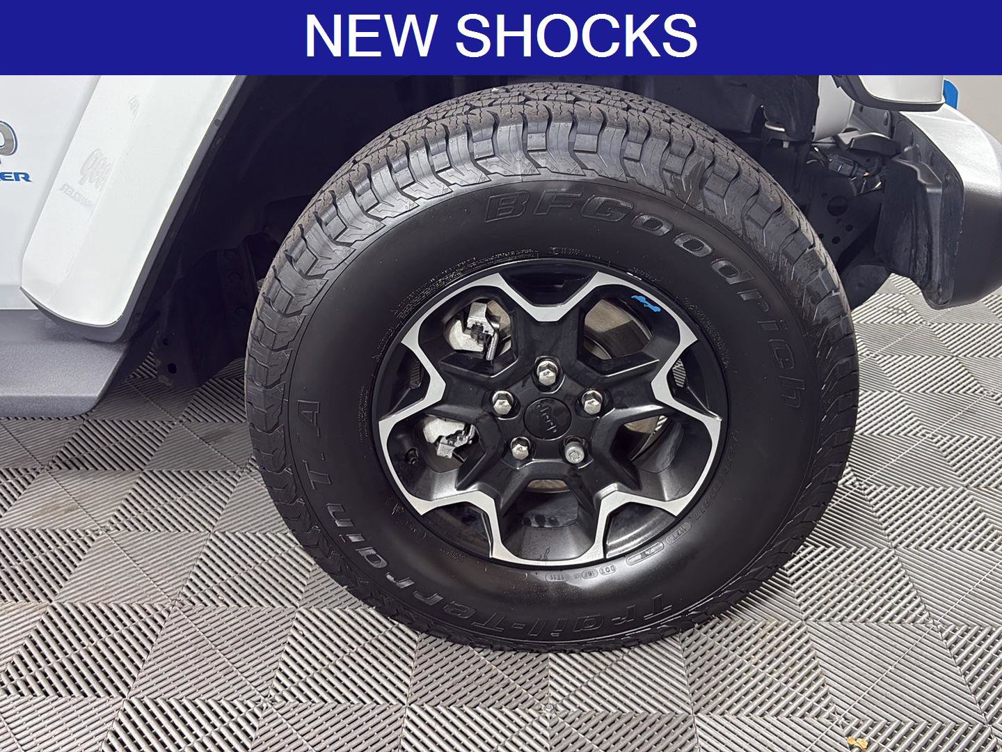 Used 2023 Jeep Wrangler Unlimited Sahara w/ Cold Weather Group AWD/4WD image 13