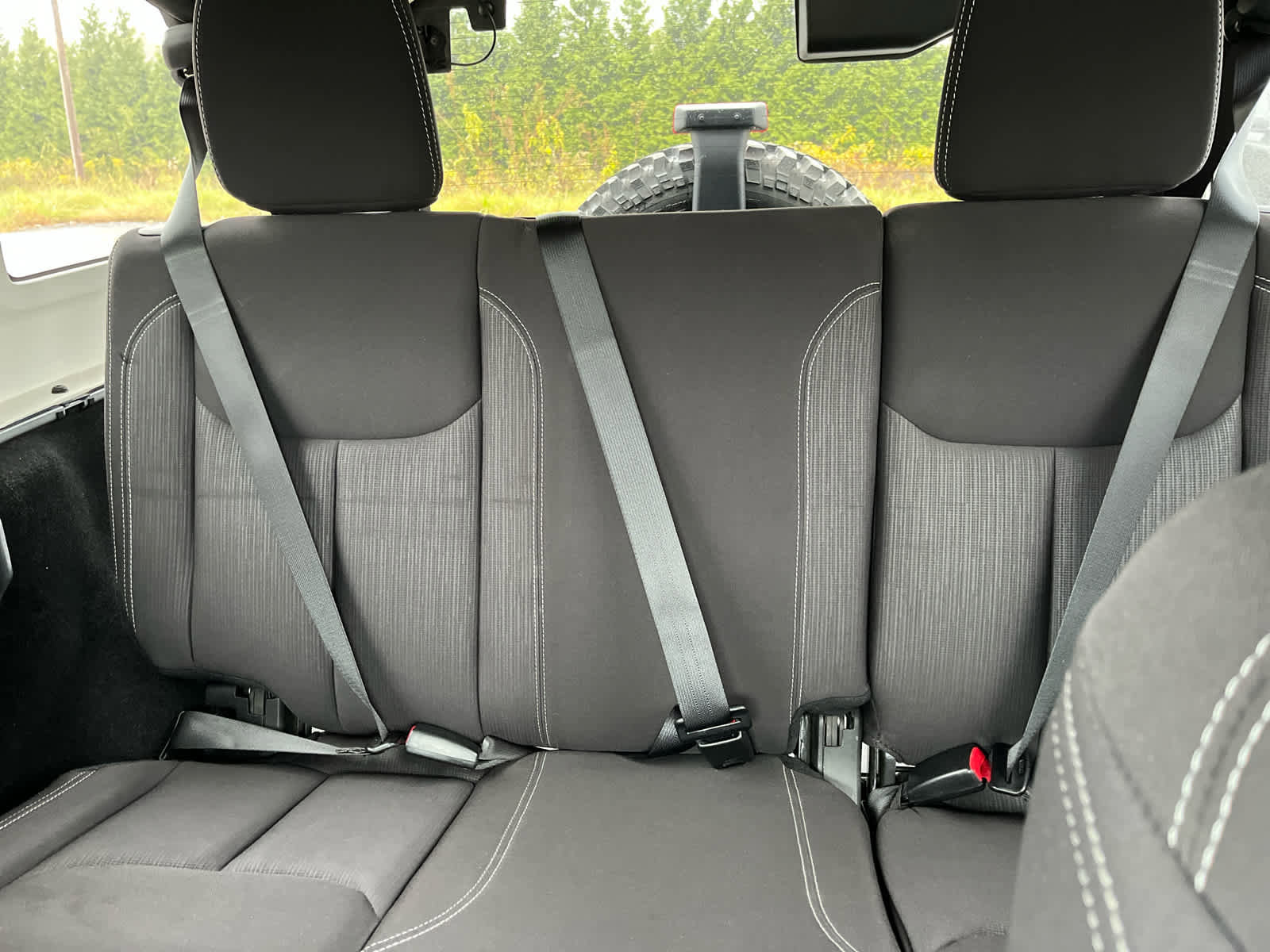 Used 2013 Jeep Wrangler Unlimited Rubicon w/ Connectivity Group image 18