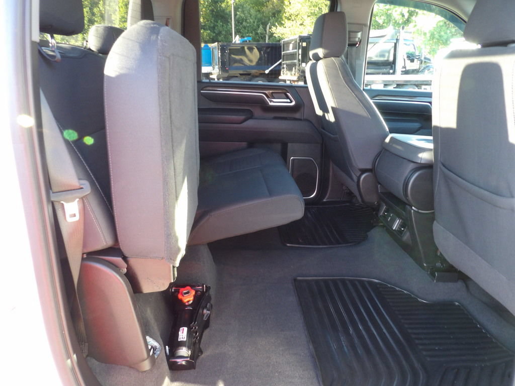Used 2025 Chevrolet Silverado 3500 LT w/ Safety Package AWD/4WD image 39