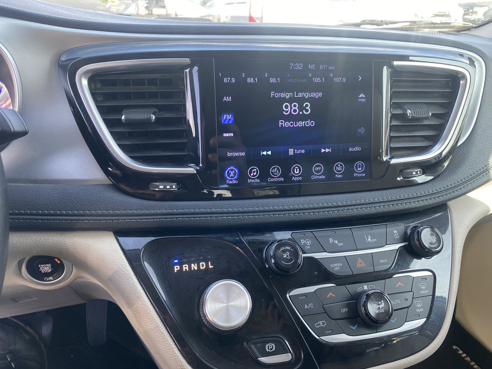 Used 2017 Chrysler Pacifica Platinum image 13