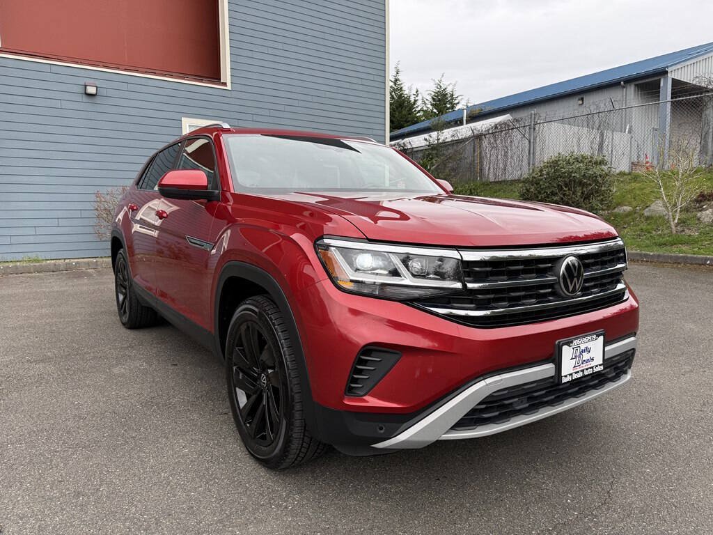 Used 2022 Volkswagen Atlas Cross Sport SE AWD/4WD image 2