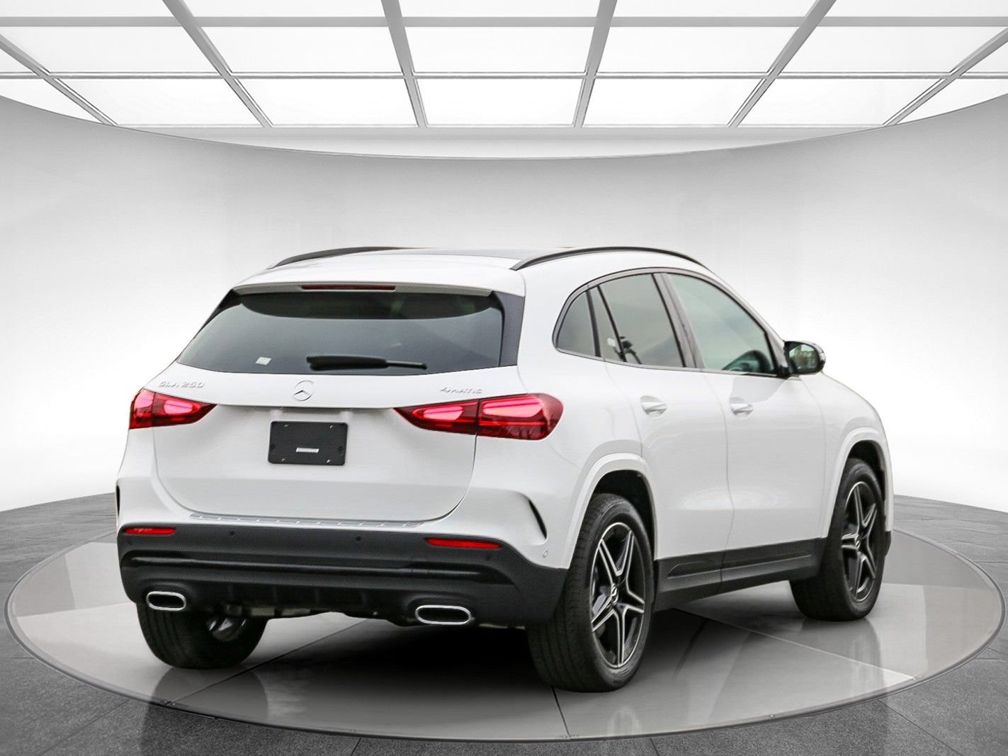 Used 2025 Mercedes-Benz GLA 250 4MATIC image 4
