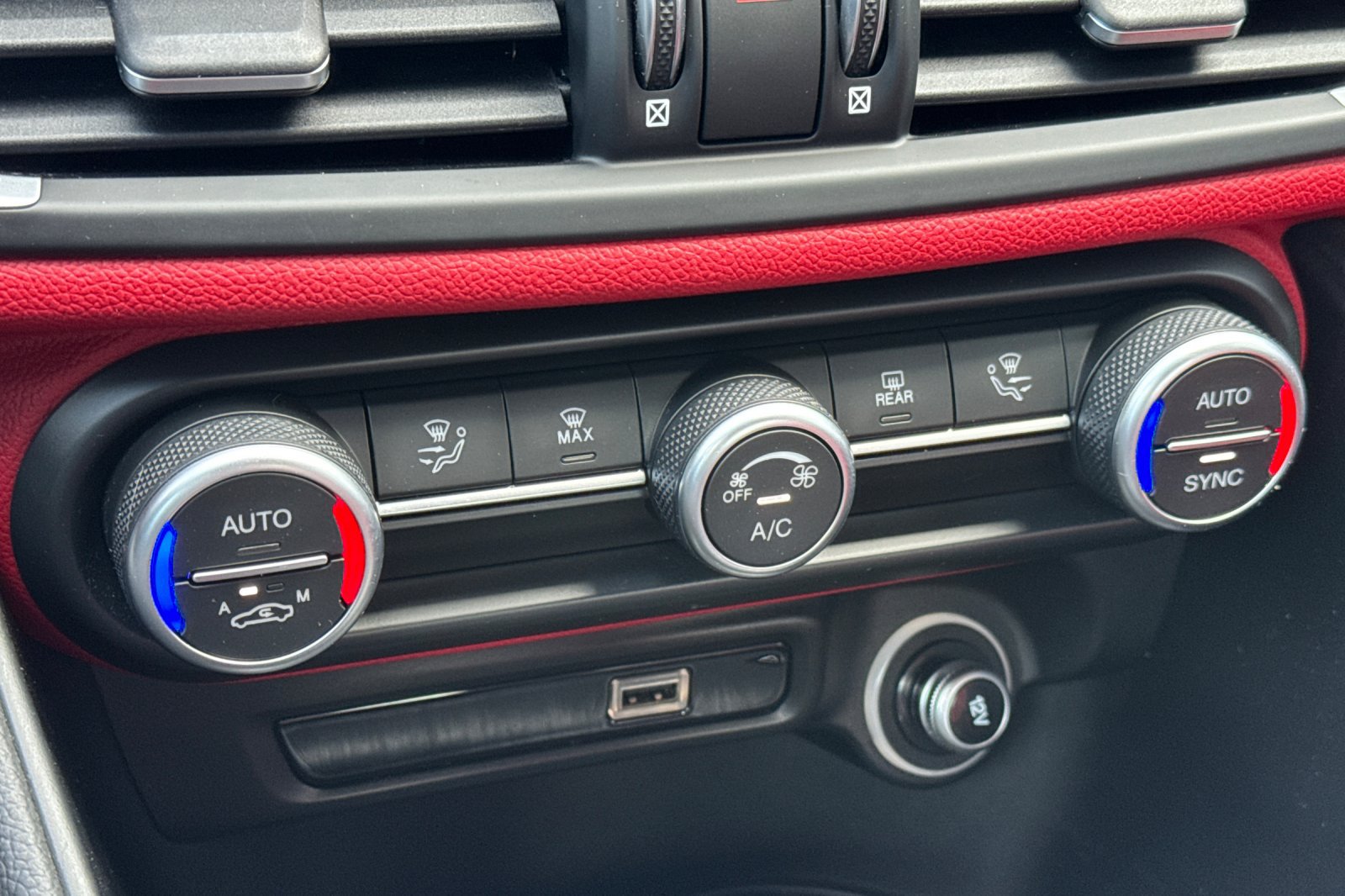 Used 2020 Alfa Romeo Giulia RWD image 19
