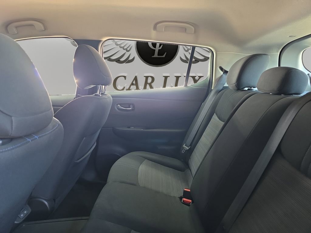 Used 2020 Nissan Leaf SV w/ SV Technology Package FWD image 20