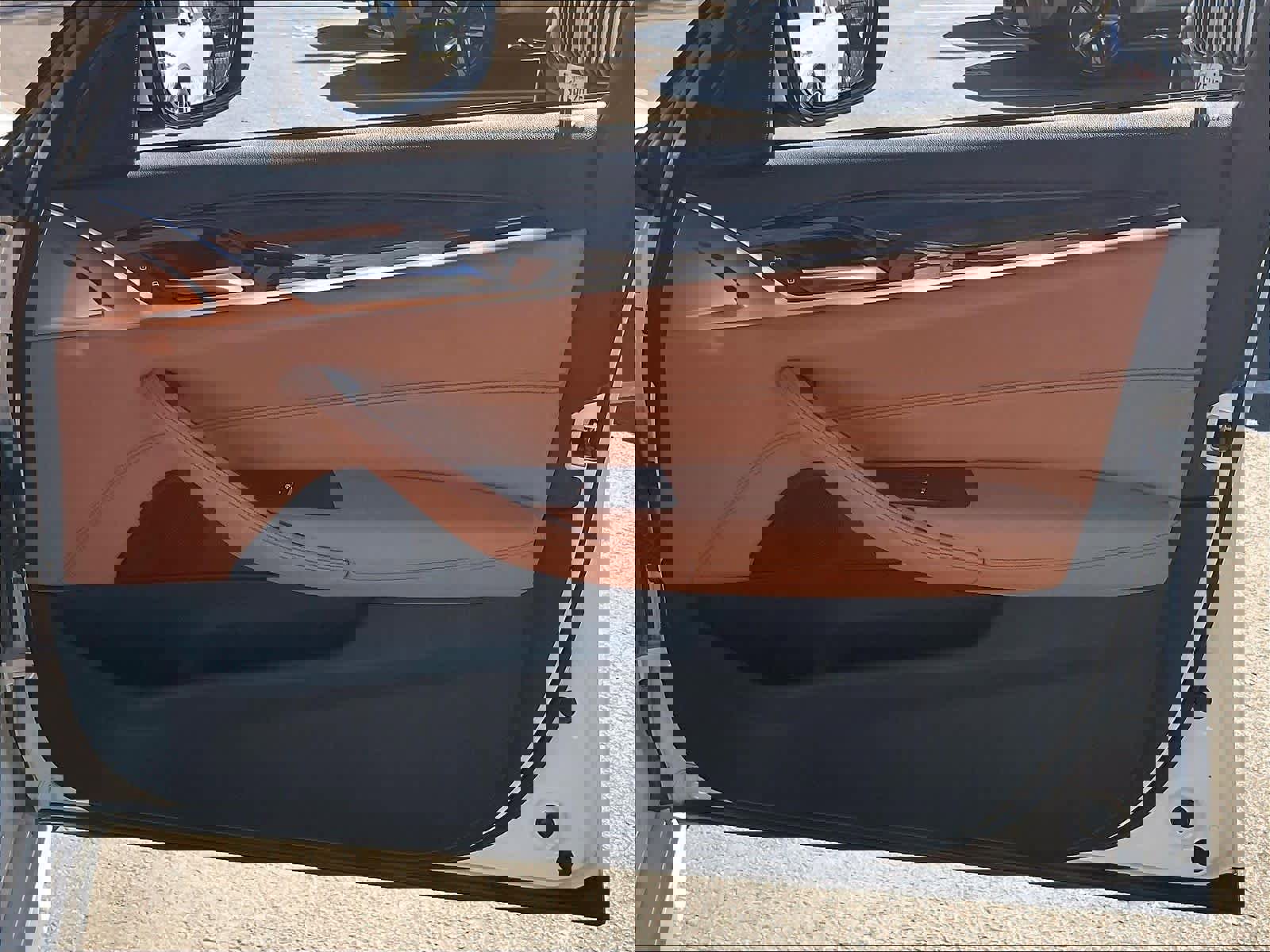 Used 2023 BMW 530e xDrive w/ M Sport Package image 25