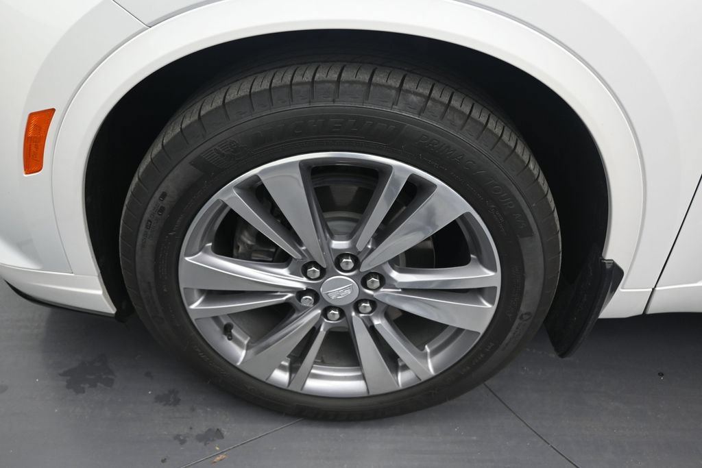Used 2025 Cadillac XT6 Premium Luxury w/ LPO, Floor Liner Package FWD image 9