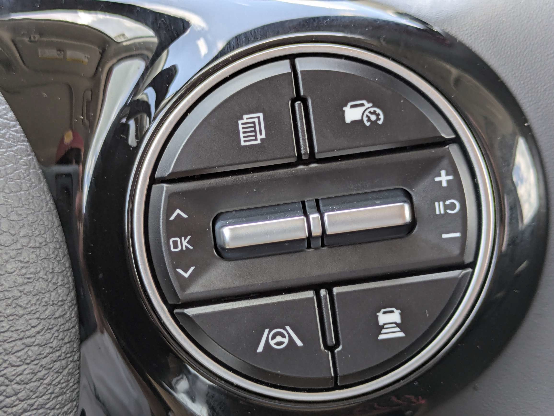 Certified 2025 Kia Soul GT-Line w/ GT-Line Technology Package FWD image 31
