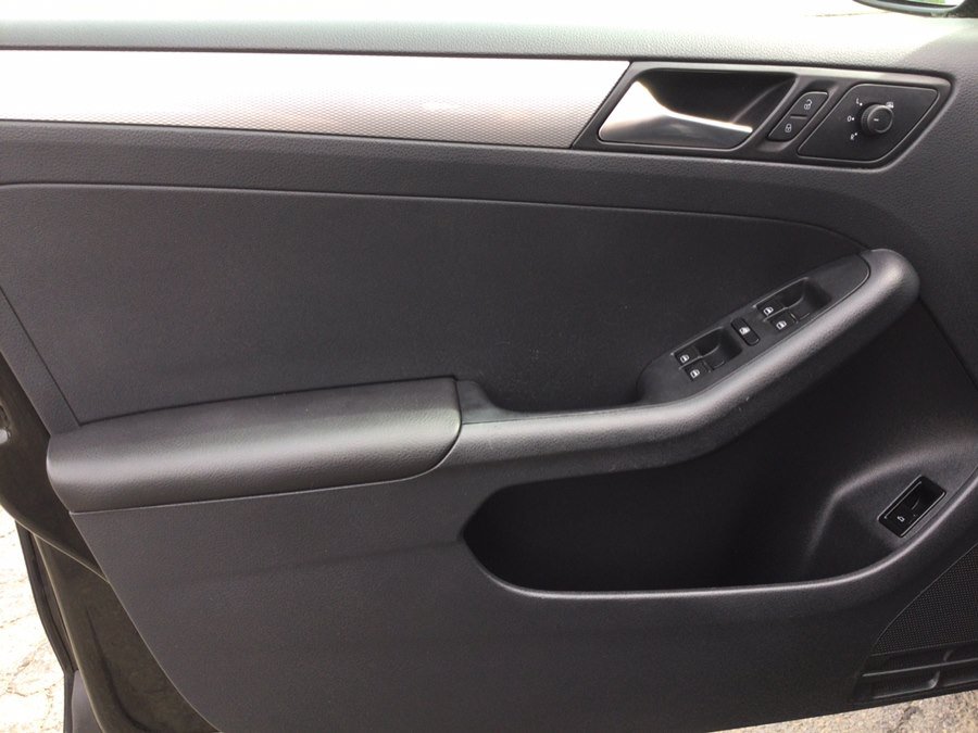 Used 2015 Volkswagen Jetta SE FWD image 12