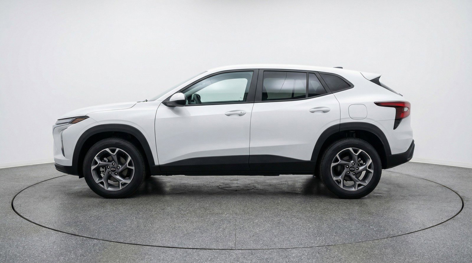 Used 2025 Chevrolet Trax LT w/ LT Convenience Package image 3