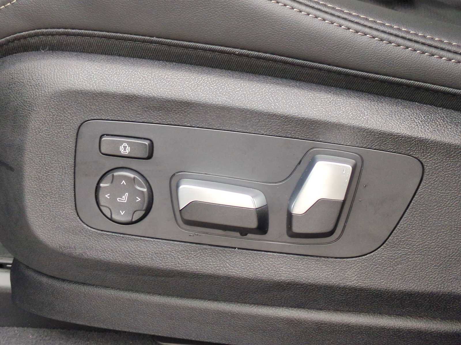 New 2026 BMW X6 xDrive40i image 17