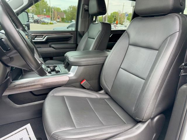 Used 2024 Chevrolet Silverado 3500 LTZ w/ LTZ Convenience Package AWD/4WD image 14