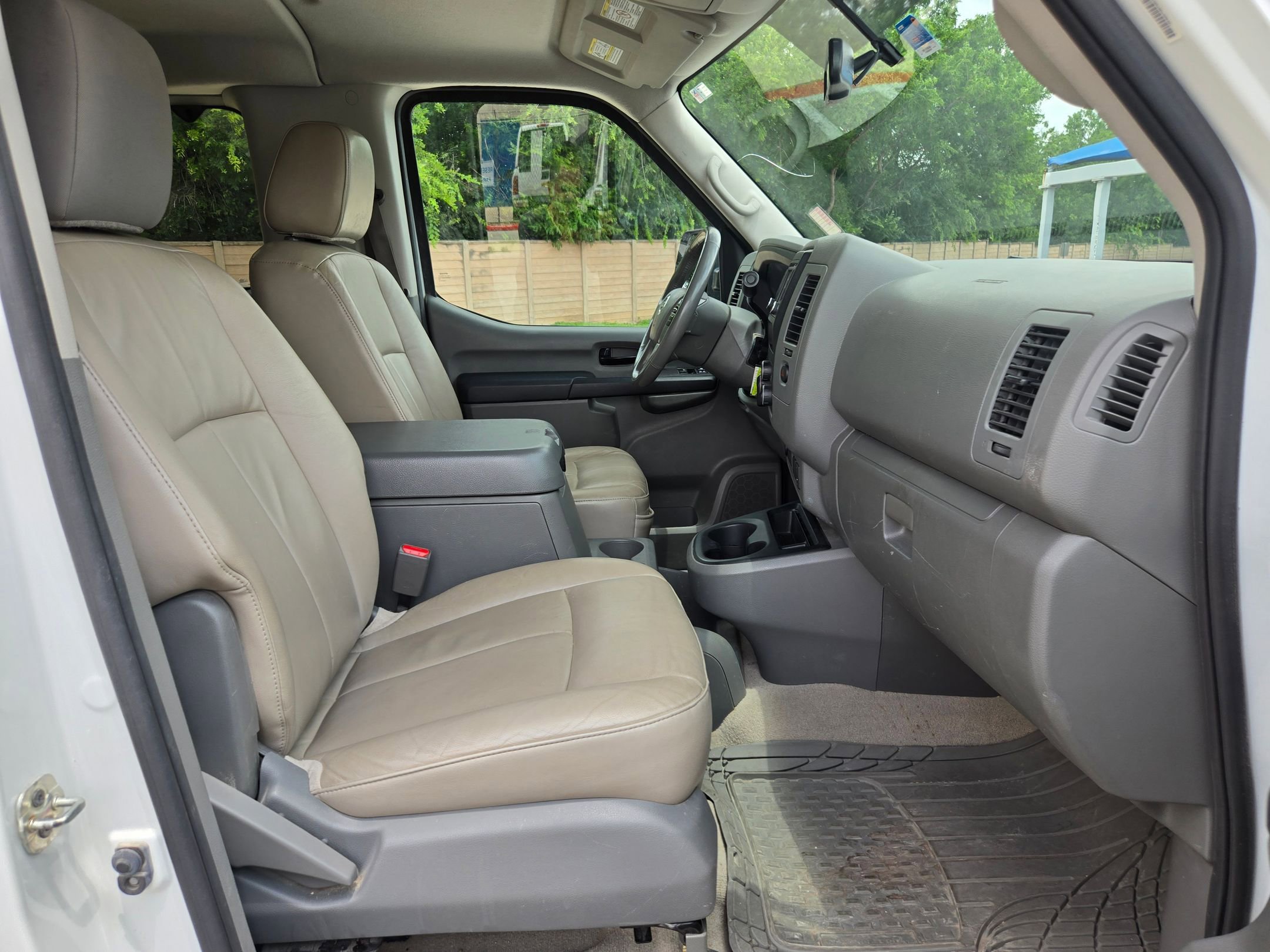 Used 2020 Nissan NV 3500 SL RWD image 25