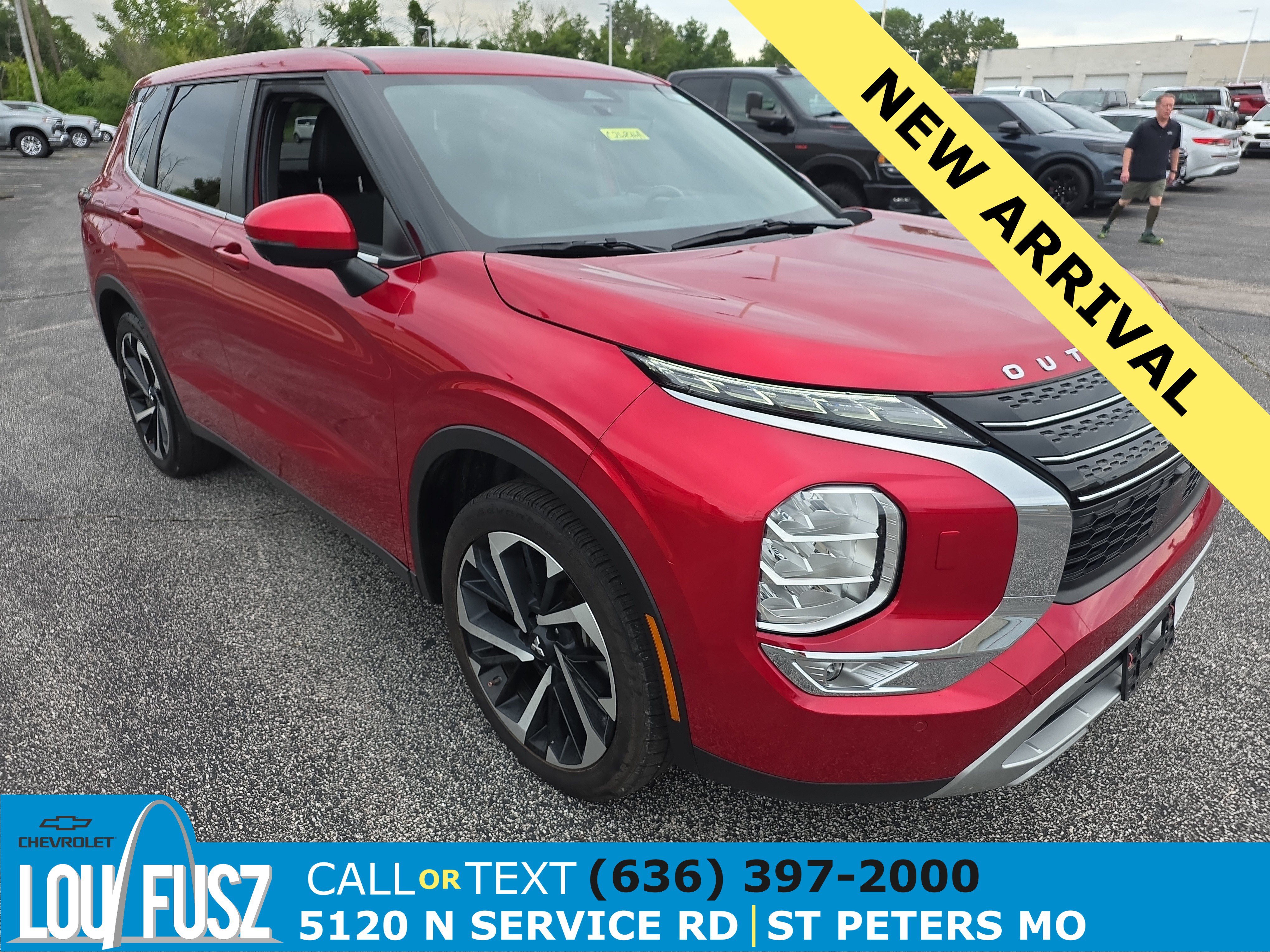 Used 2023 Mitsubishi Outlander SE AWD/4WD image 1