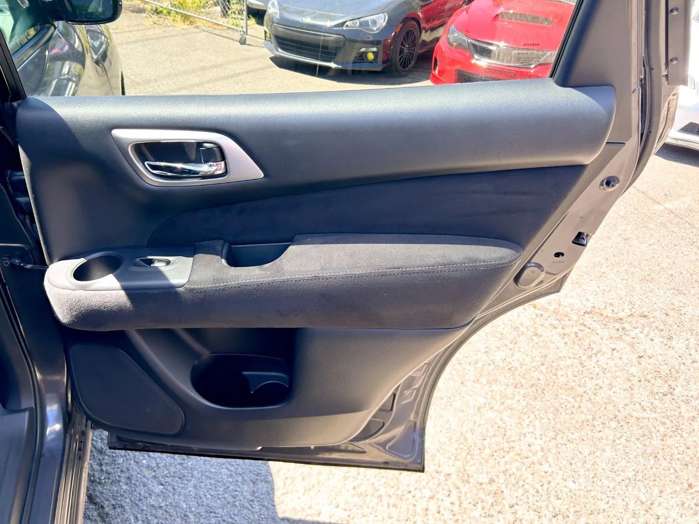 Used 2014 Nissan Pathfinder S image 17