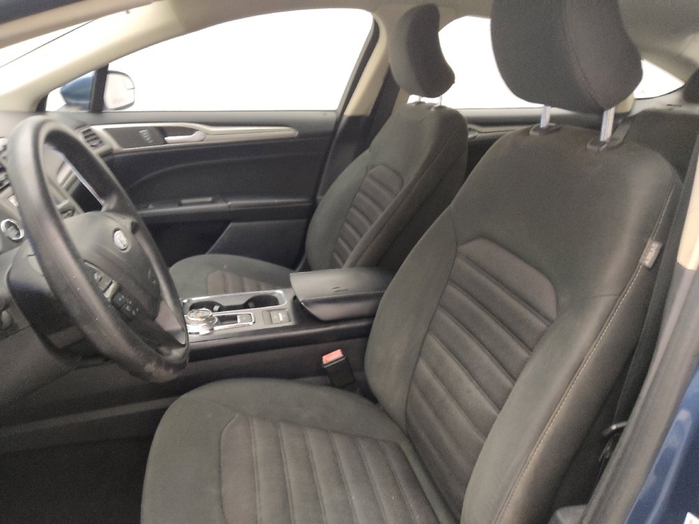 Used 2018 Ford Fusion SE FWD image 17