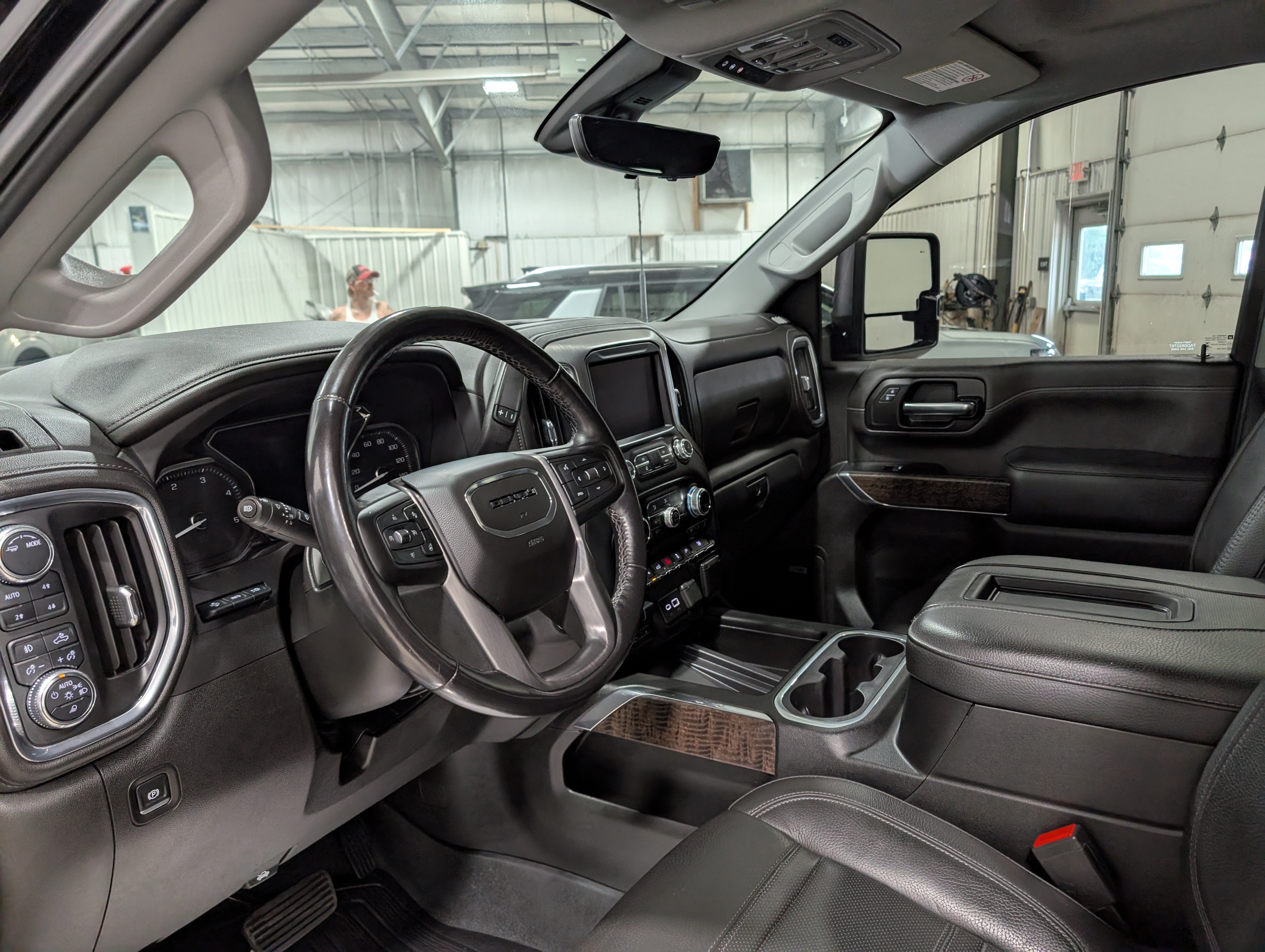 Used 2022 GMC Sierra 3500 Denali w/ Denali Ultimate Package AWD/4WD image 16