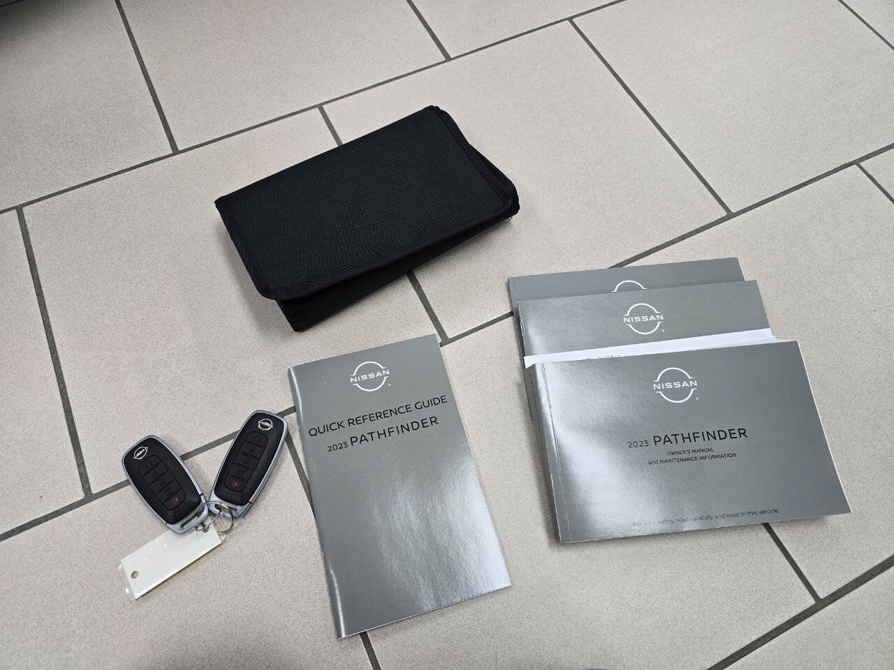 Used 2023 Nissan Pathfinder SL AWD/4WD image 37