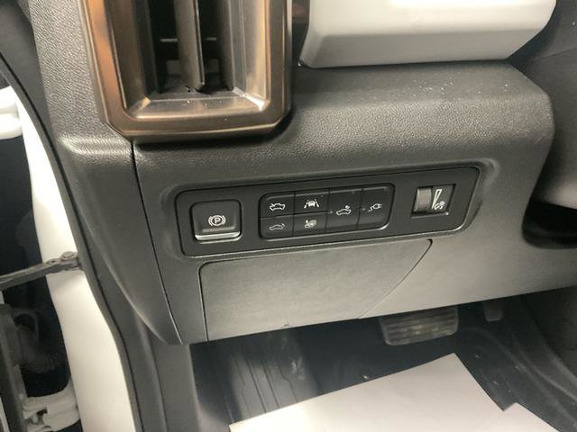 Used 2025 GMC Hummer EV 3X w/ LPO, Dark Essentials Package image 11