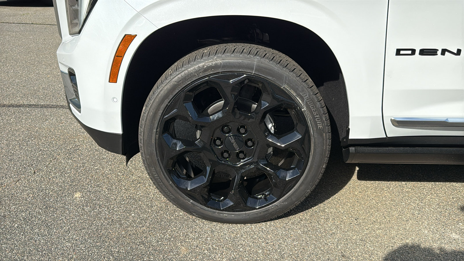 New 2026 GMC Yukon XL Denali AWD/4WD image 5