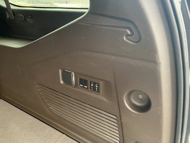 Used 2021 Chevrolet Suburban Z71 w/ Z71 Off-Road Package image 10