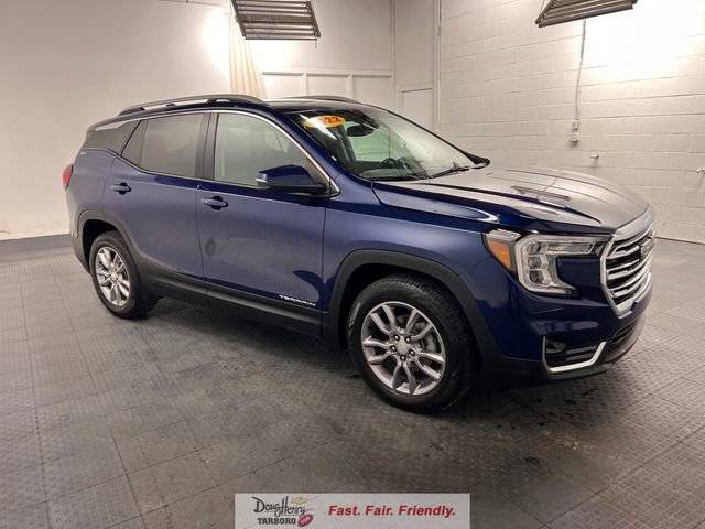 Used 2022 GMC Terrain SLT image 3