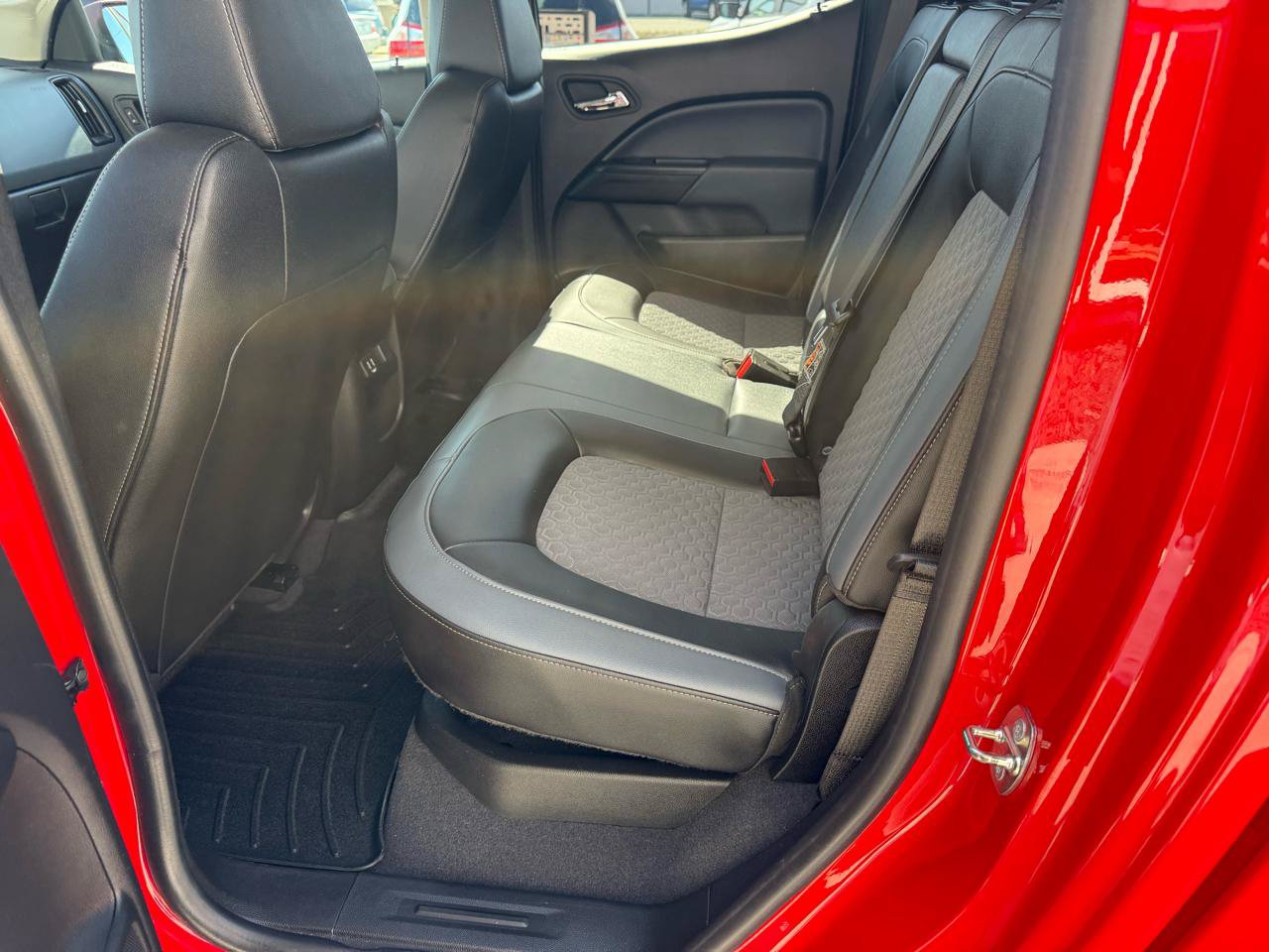 Used 2020 Chevrolet Colorado Z71 AWD/4WD image 13
