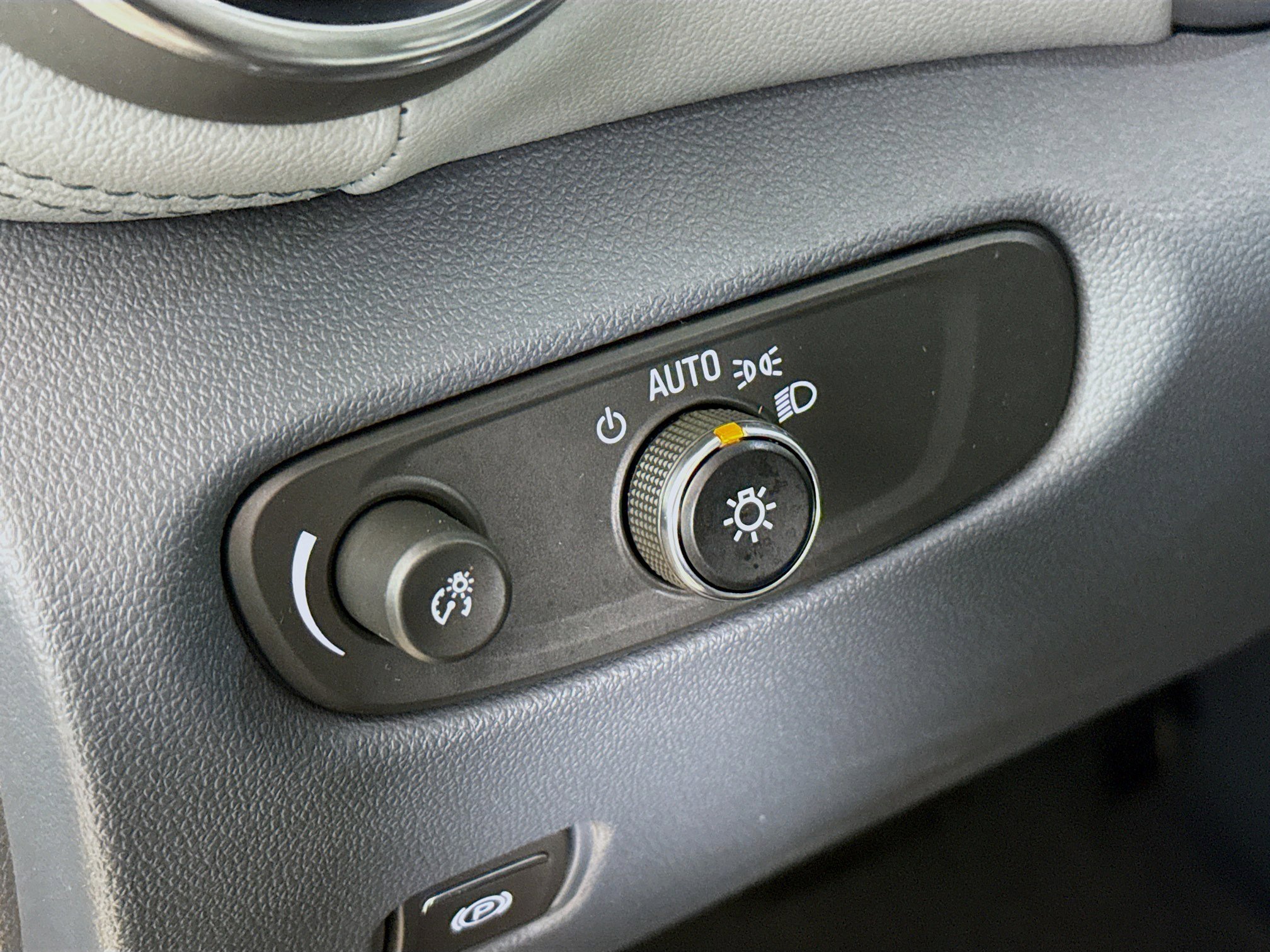 Used 2022 Chevrolet Blazer LT image 9