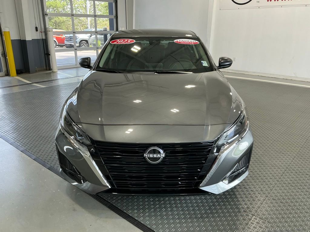 Used 2025 Nissan Altima 2.5 S FWD image 19