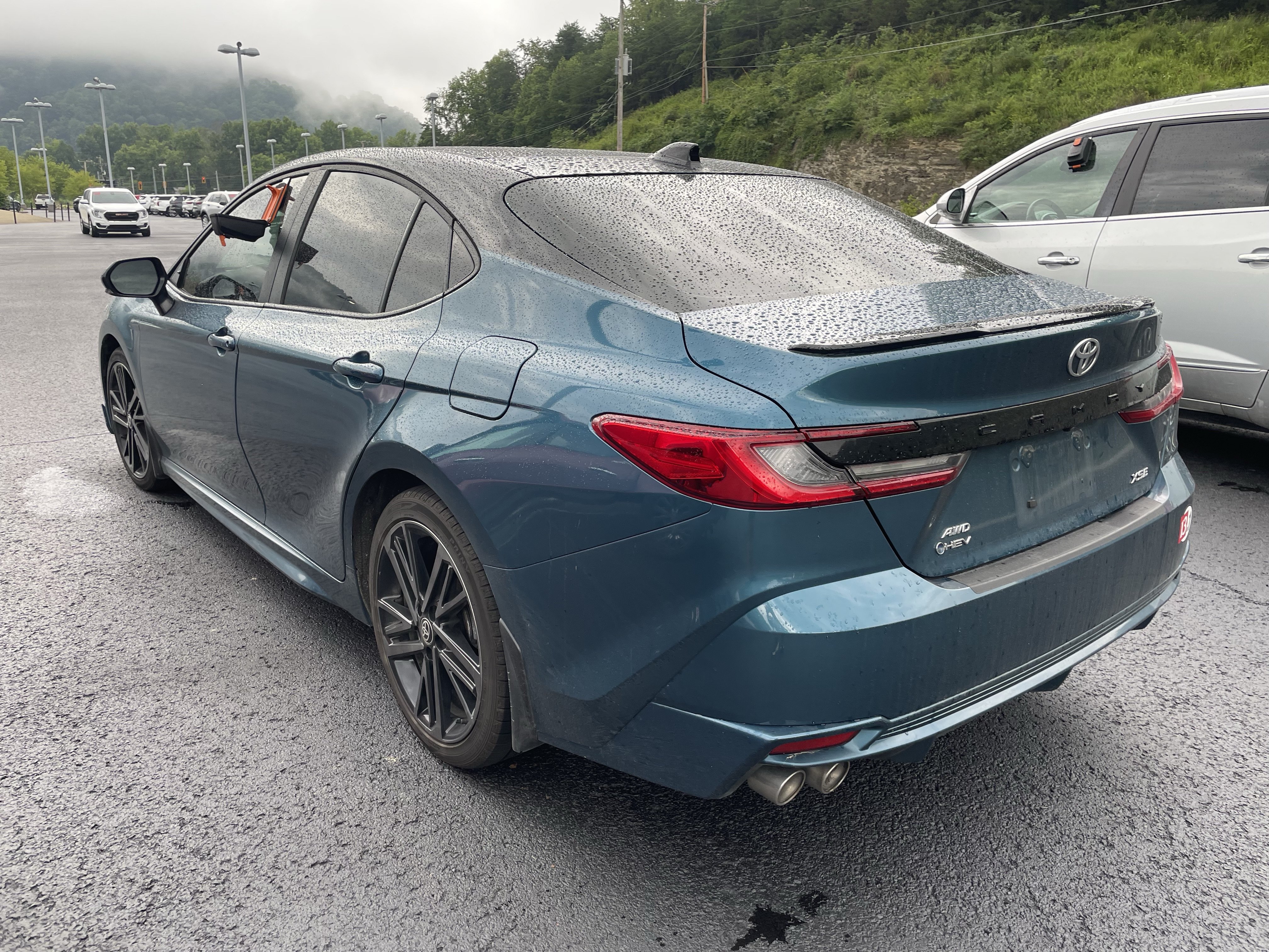 Used 2025 Toyota Camry XSE AWD/4WD image 4