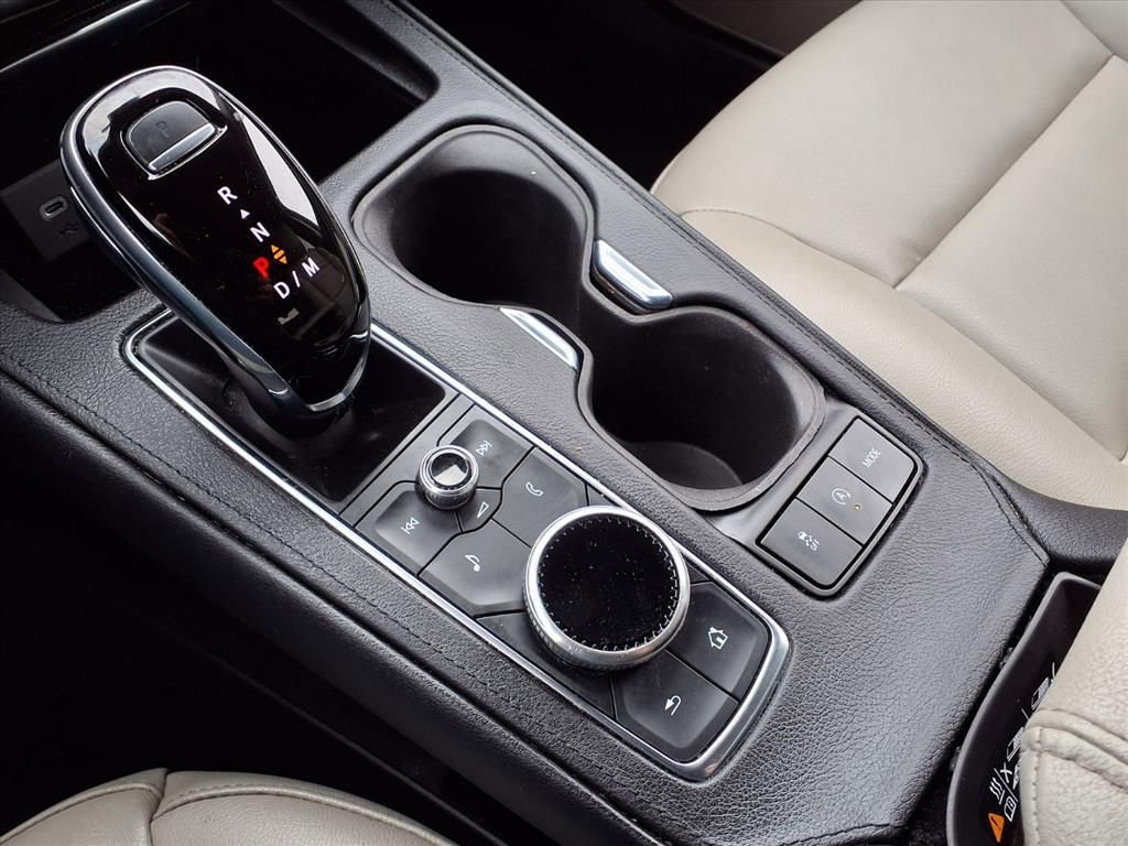 Used 2023 Cadillac XT4 Luxury w/ Cold Weather Package image 25