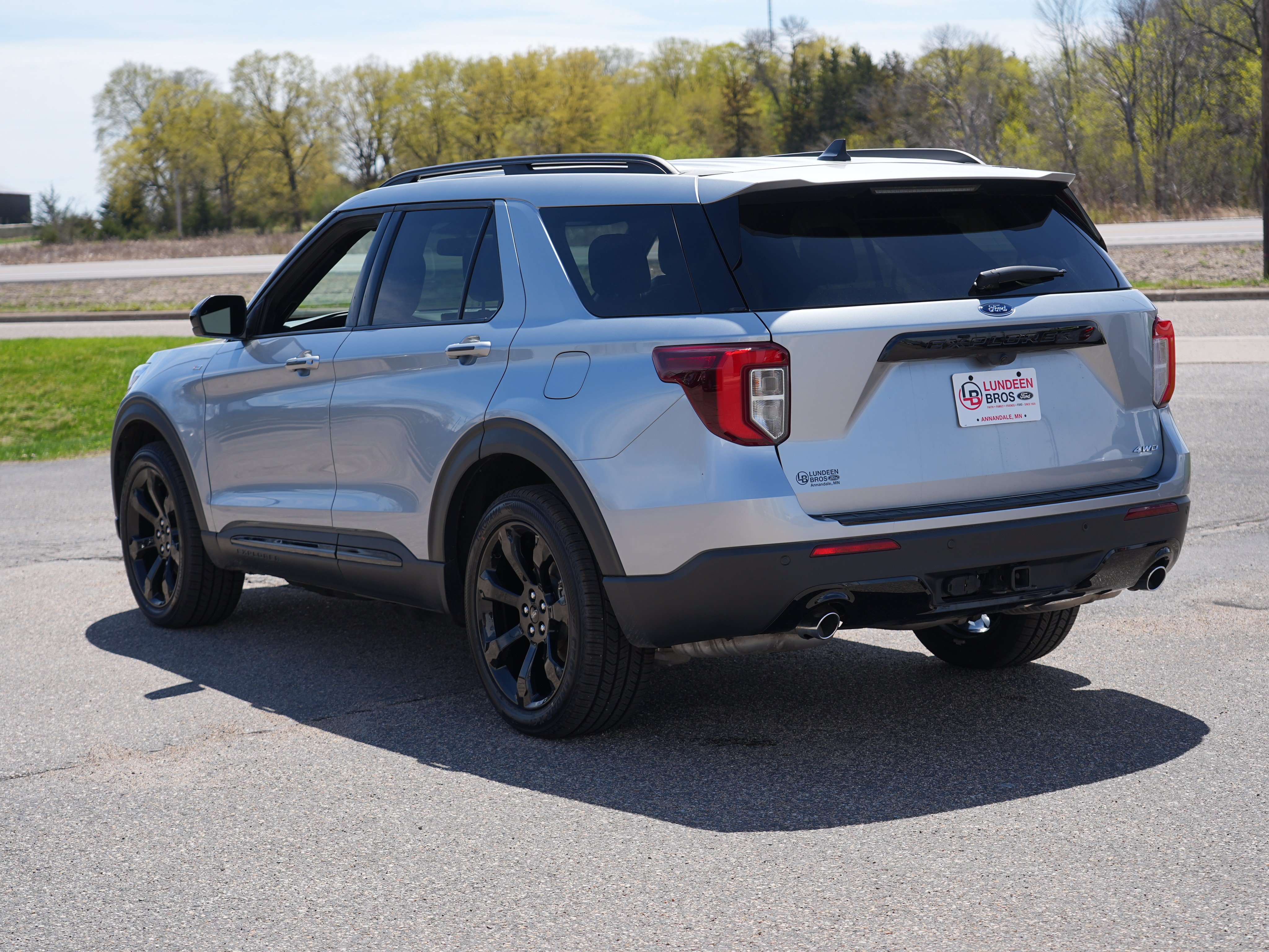 Used 2024 Ford Explorer ST-Line w/ Class IV Trailer Tow Package AWD/4WD image 6