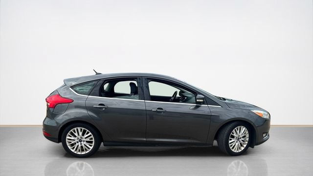 Used 2016 Ford Focus Titanium w/ Titanium Technology Package FWD image 2