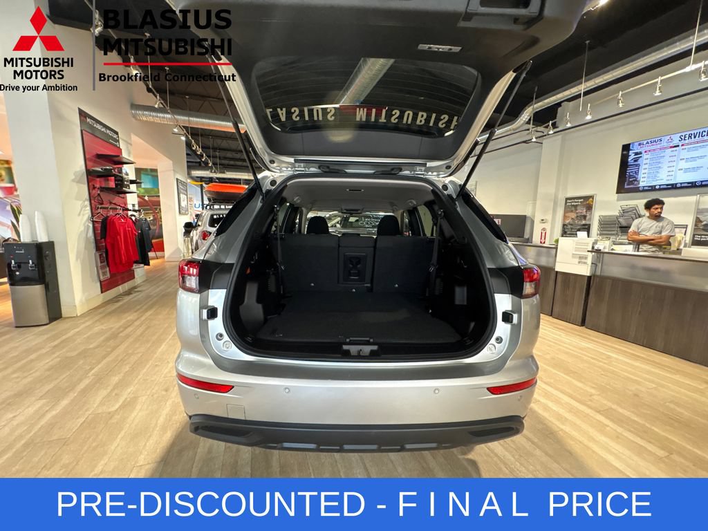 Used 2025 Mitsubishi Outlander ES AWD/4WD image 50