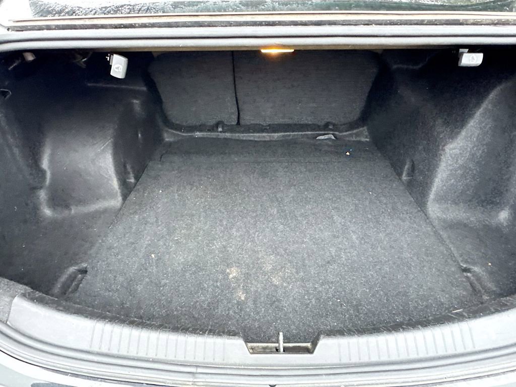 Used 2024 Chevrolet Malibu LT image 24