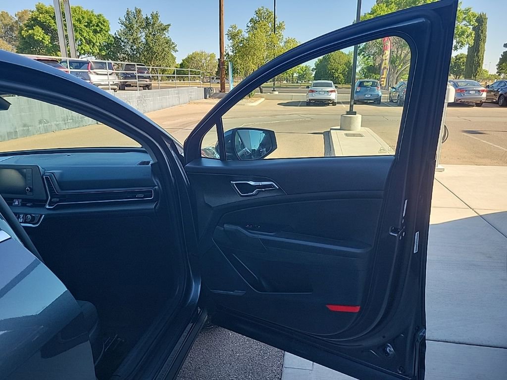 Used 2023 Kia Sportage LX FWD image 16