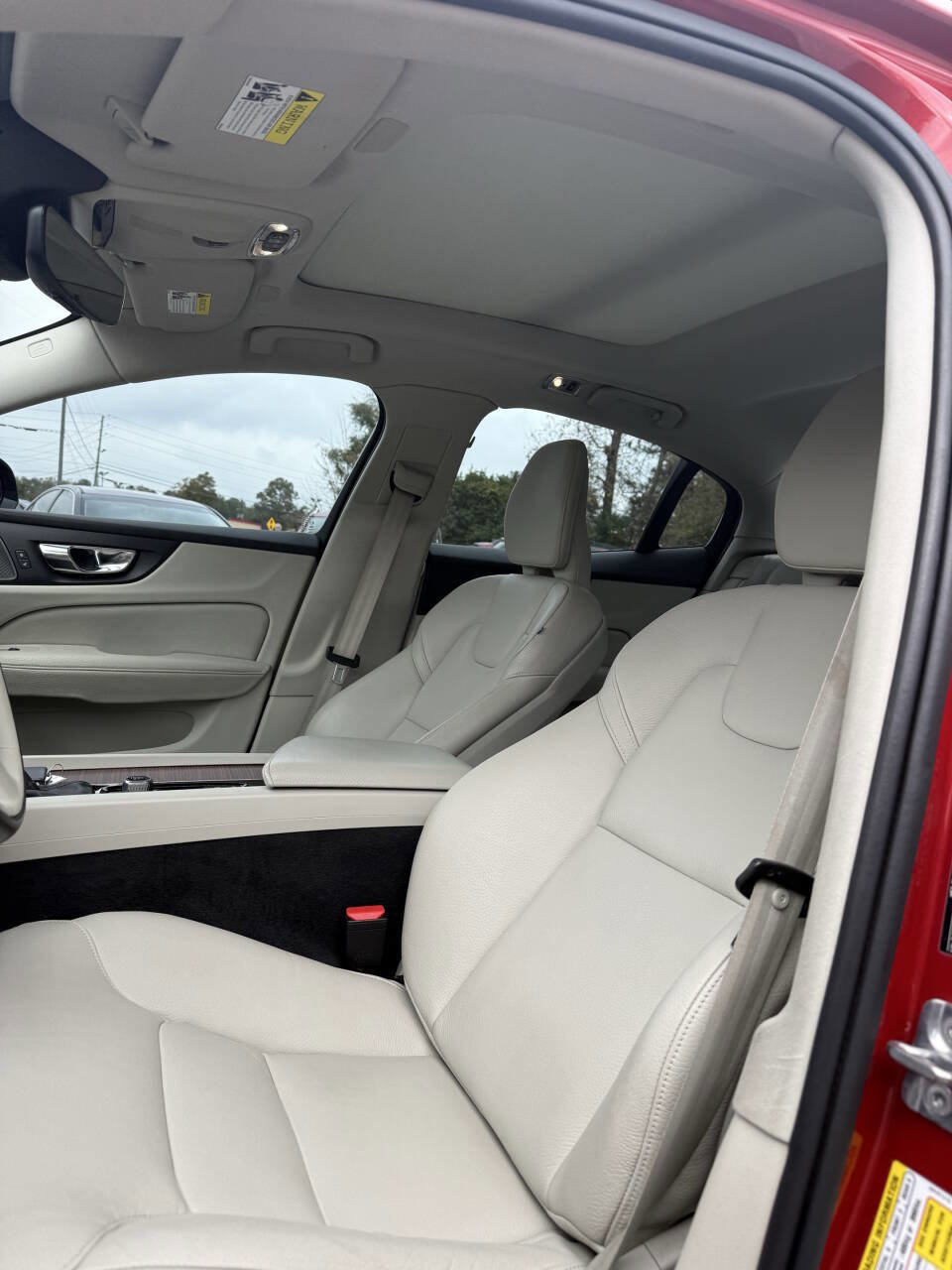 Used 2019 Volvo S60 T6 Momentum image 18