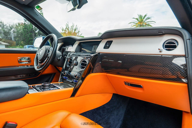 Used 2023 Rolls-Royce Cullinan Black Badge w/ Leather Finishing Pack image 43