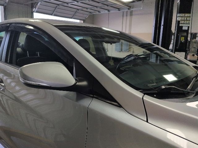 Used 2015 Hyundai Elantra Limited FWD image 3