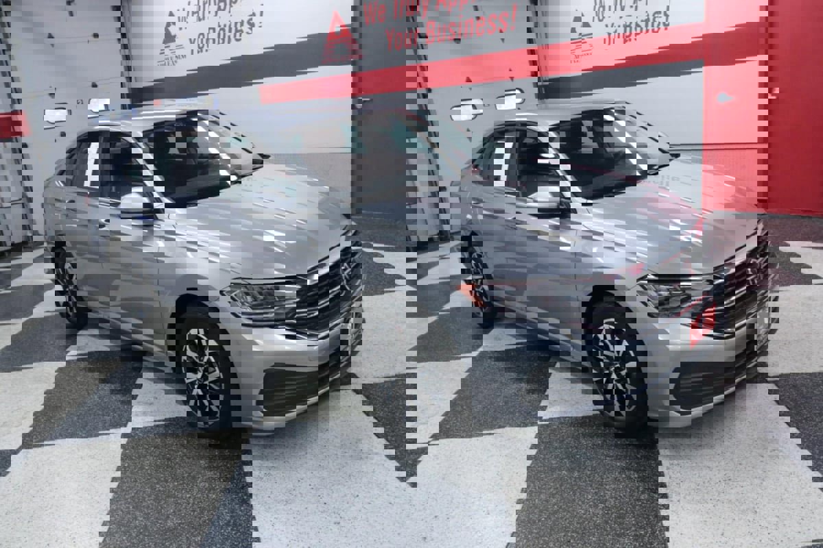 Used 2024 Volkswagen Jetta S image 3