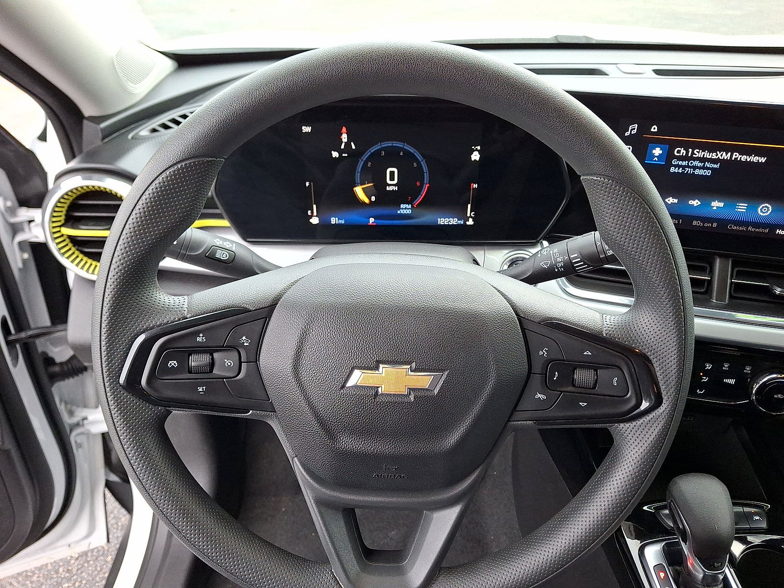 Used 2025 Chevrolet Trax LT FWD image 16
