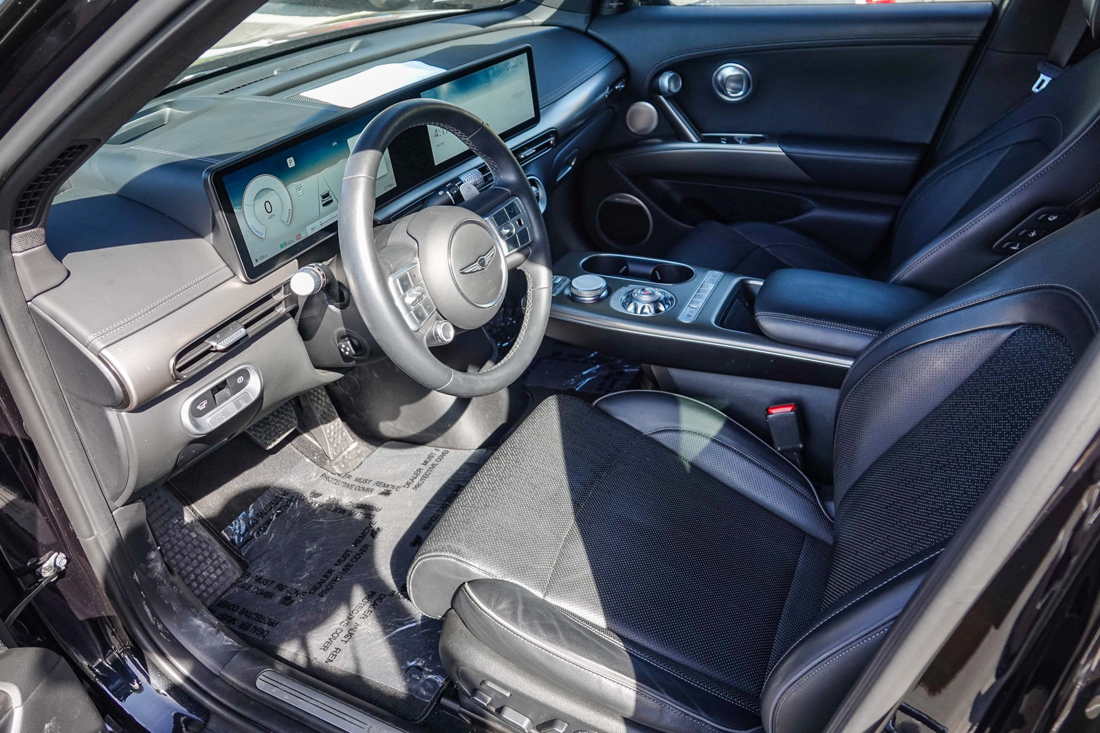 Used 2023 Genesis GV60 Advanced AWD/4WD image 17